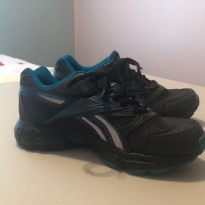 Reebok sneakers size 8 - like new